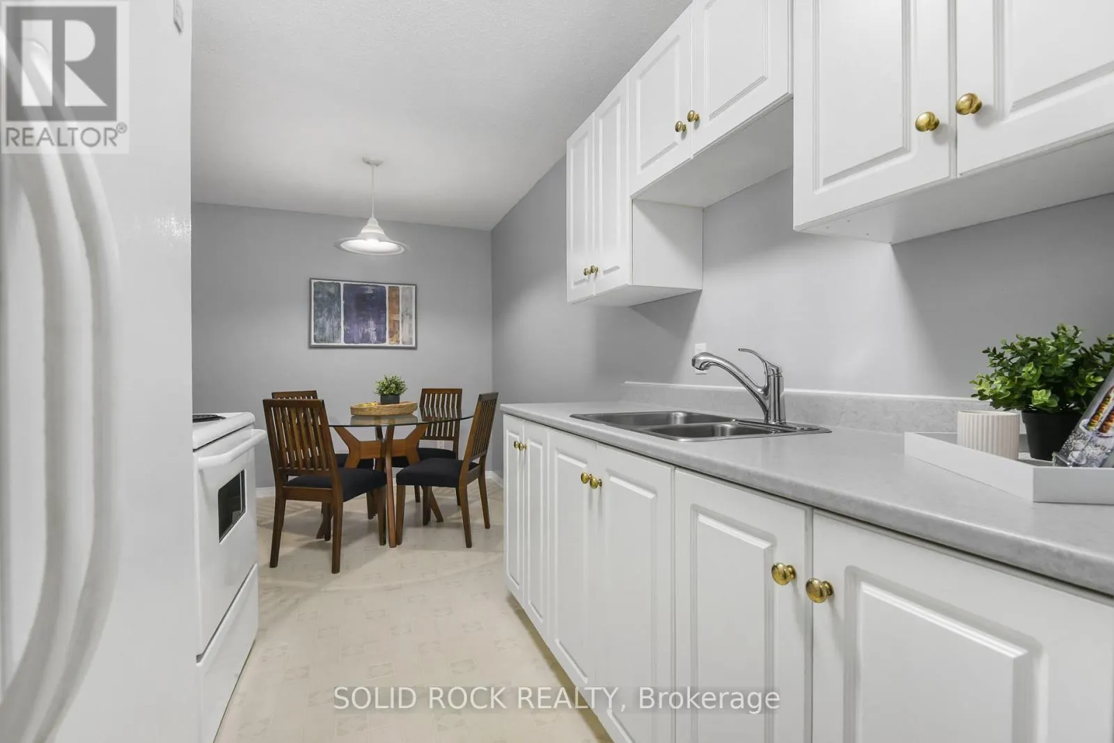 207 - 190 ELGIN STREET W