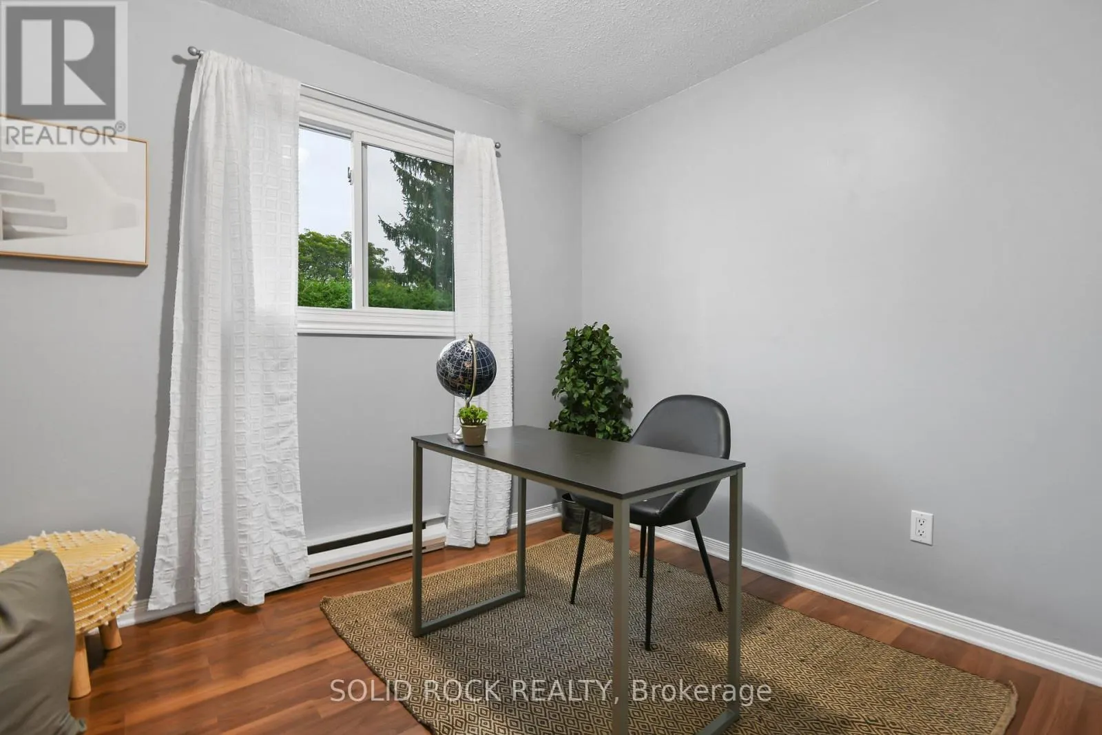 207 - 190 ELGIN STREET W