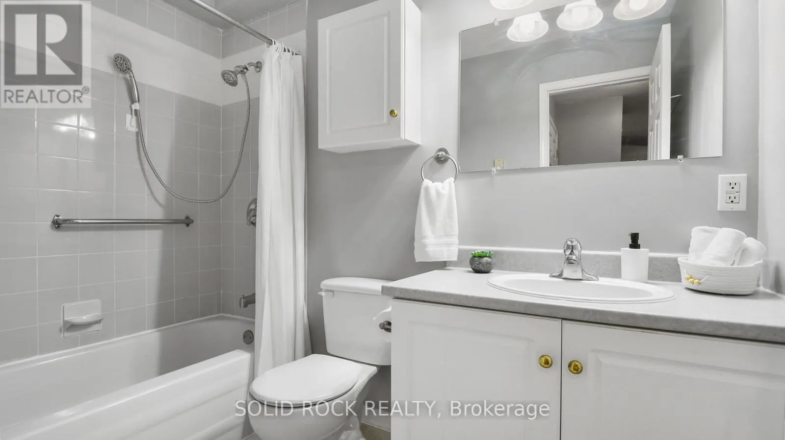 207 - 190 ELGIN STREET W