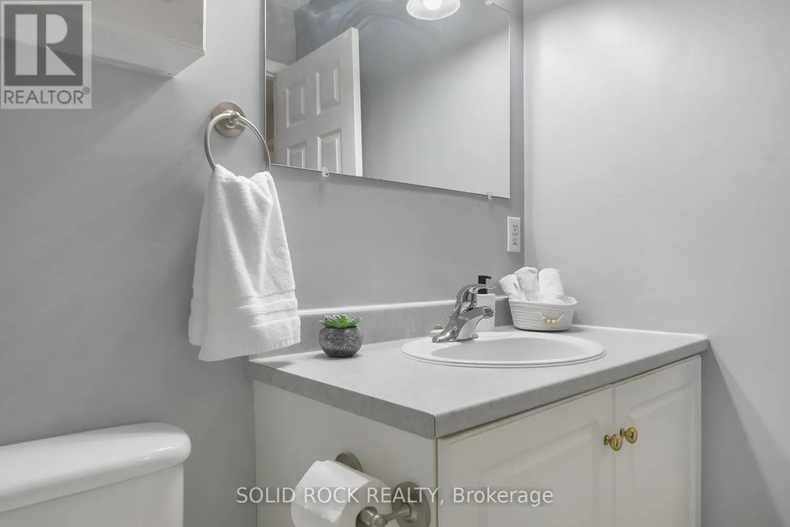 207 - 190 ELGIN STREET W