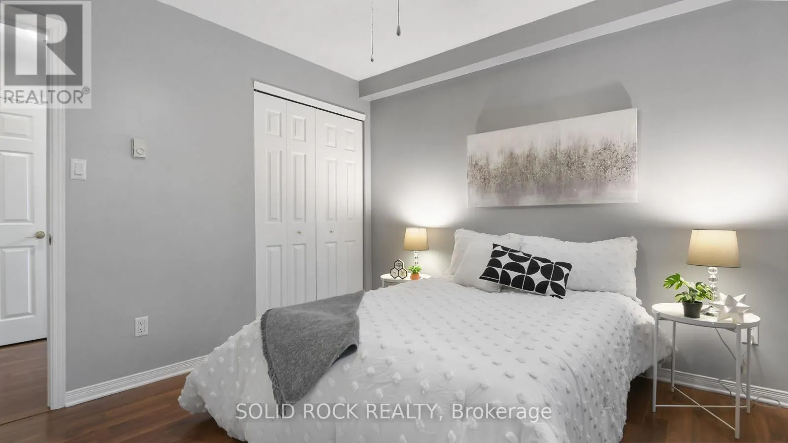 207 - 190 ELGIN STREET W