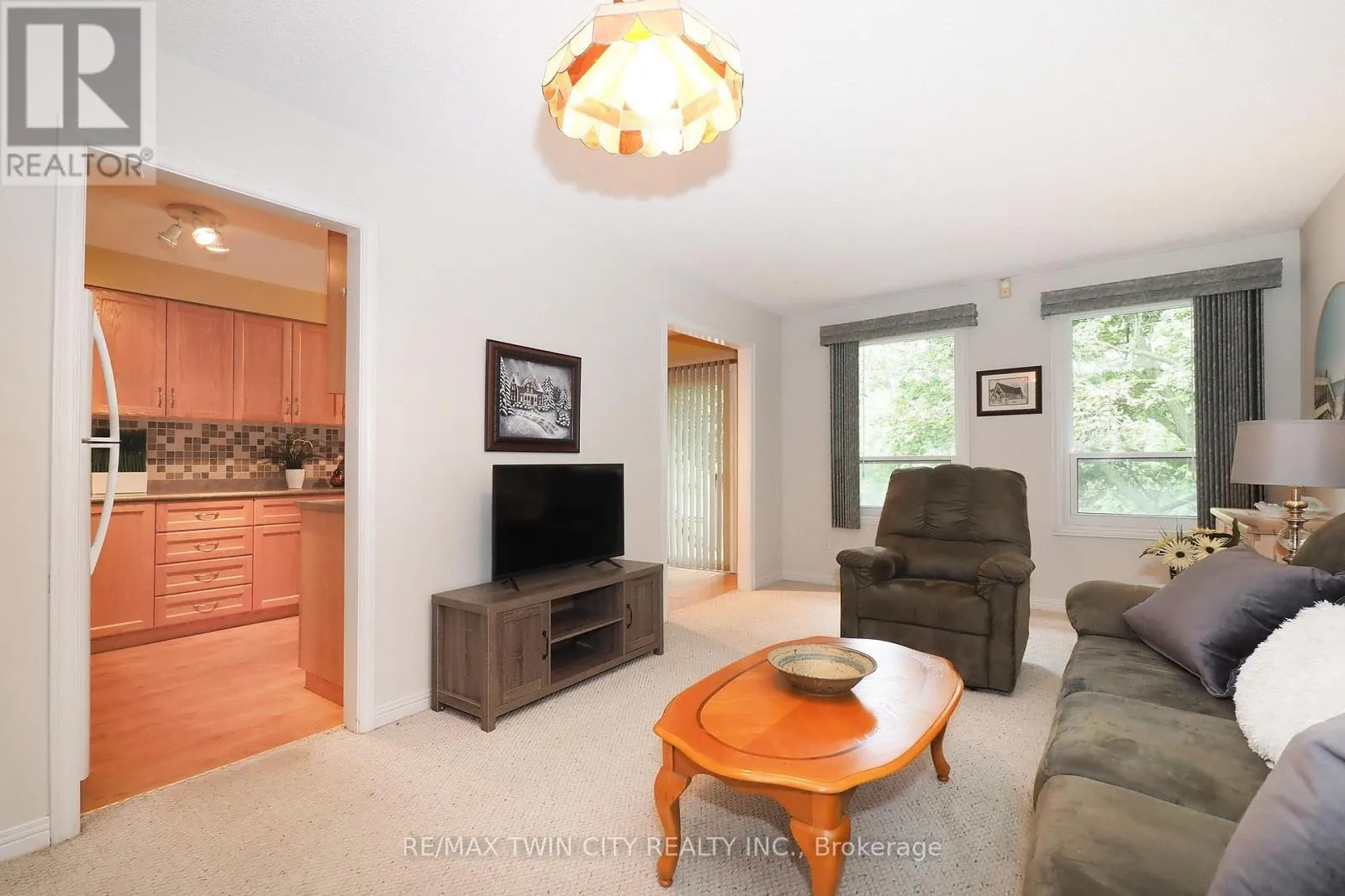 34 - 375 HOLIDAY INN DRIVE