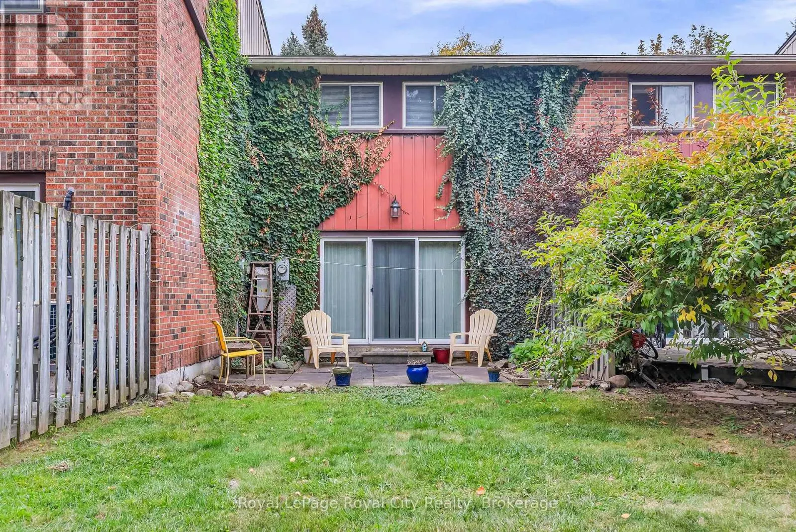 62 - 201 SILVERCREEK PARKWAY N #62