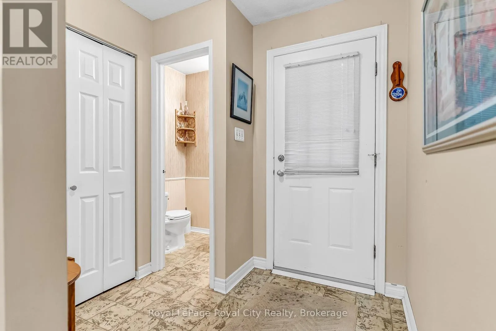 62 - 201 SILVERCREEK PARKWAY N #62