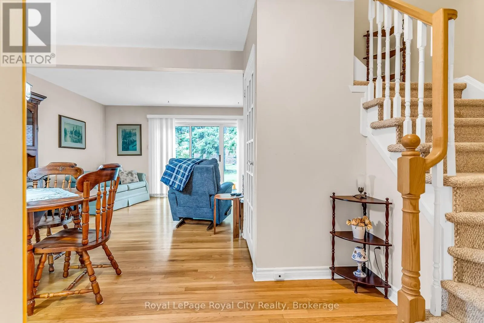 62 - 201 SILVERCREEK PARKWAY N #62