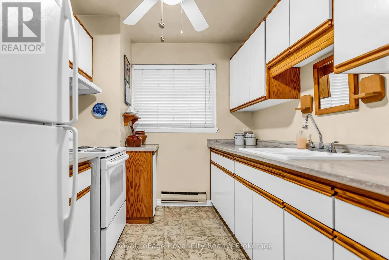 62 - 201 SILVERCREEK PARKWAY N #62