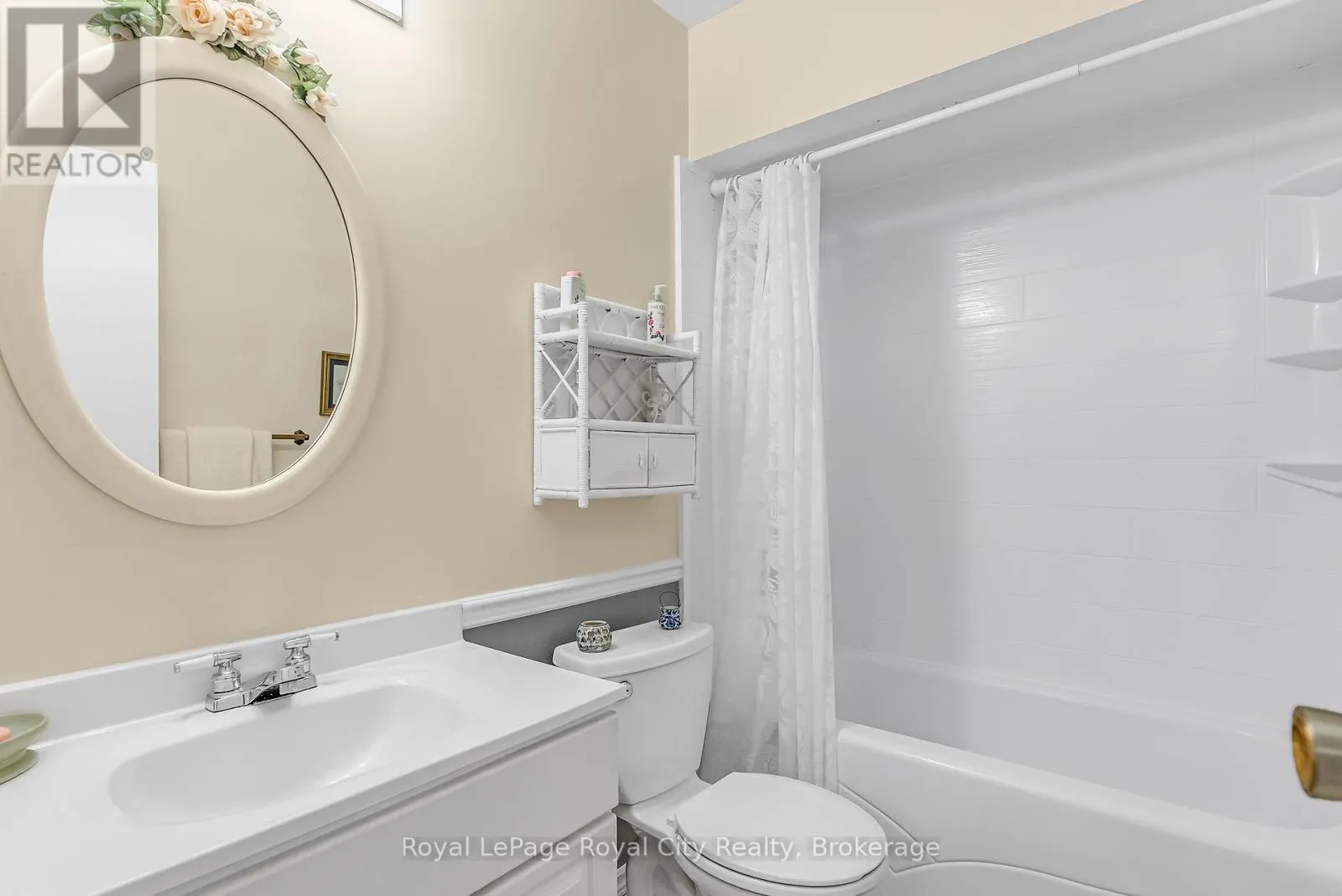62 - 201 SILVERCREEK PARKWAY N #62