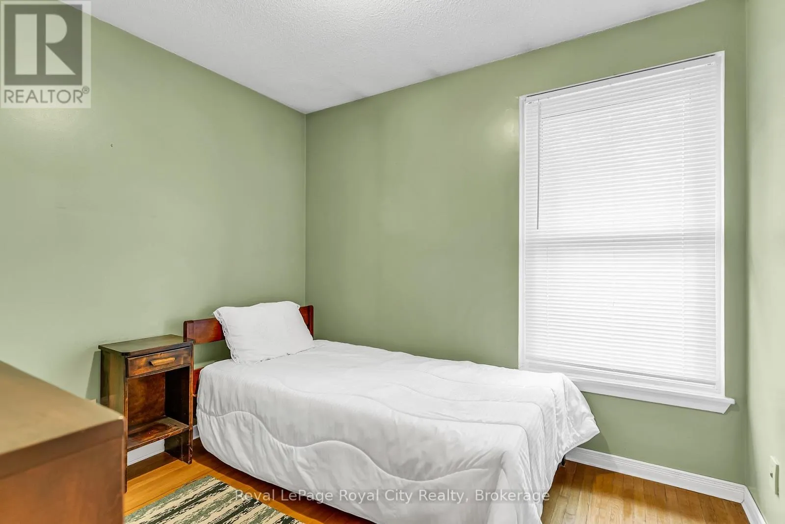 62 - 201 SILVERCREEK PARKWAY N #62