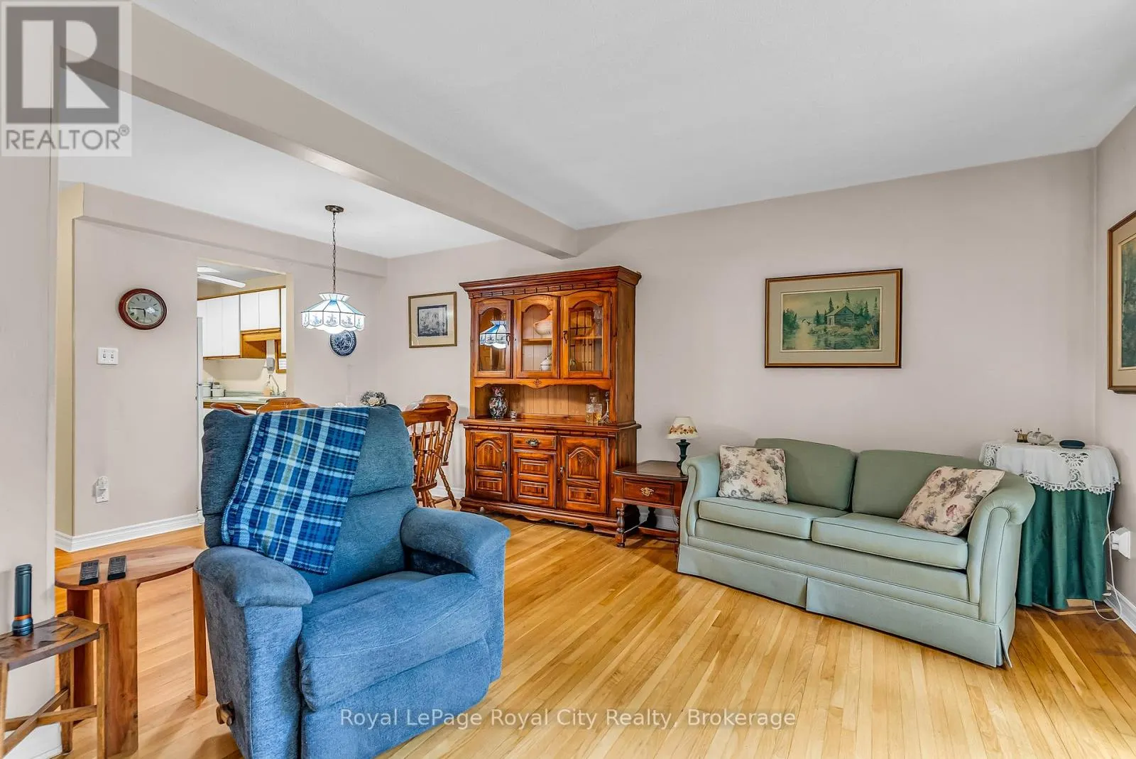 62 - 201 SILVERCREEK PARKWAY N #62