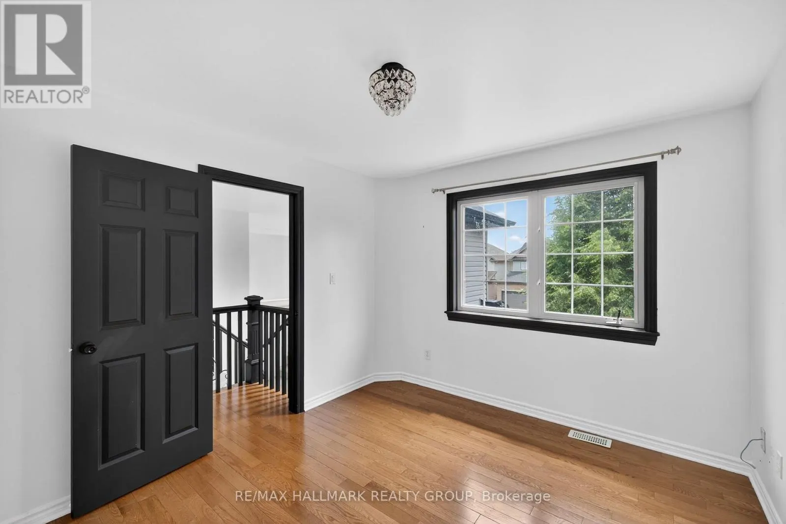 520 MAZARI CRESCENT