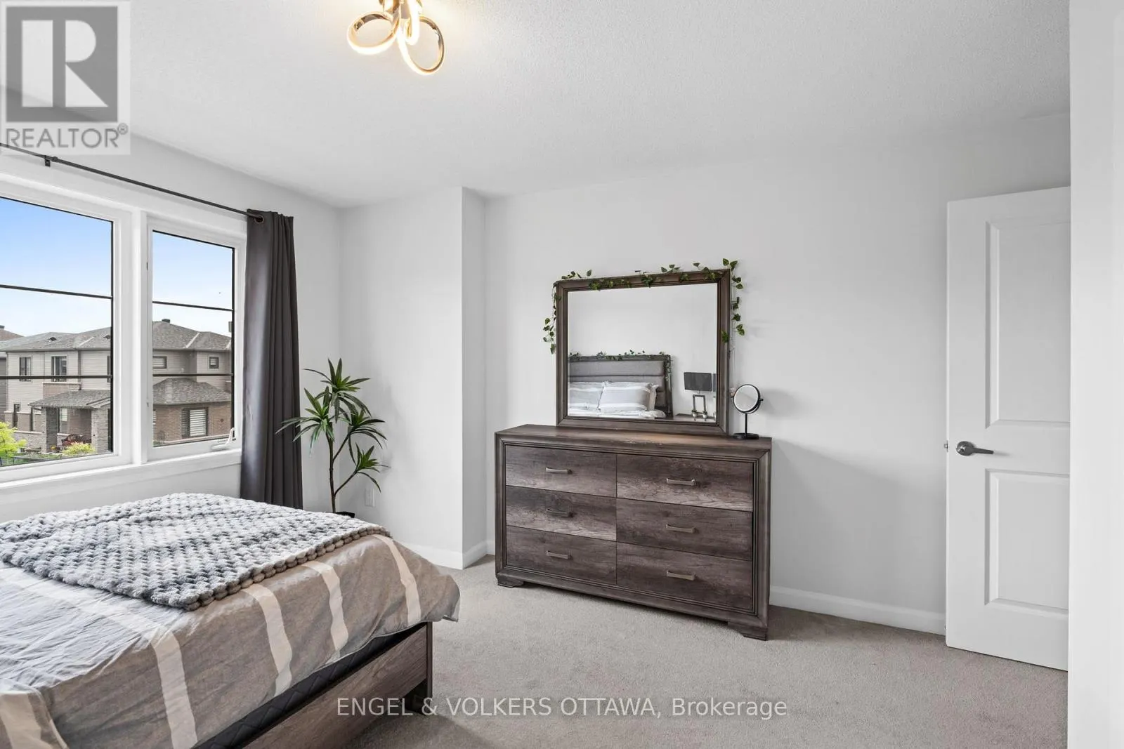 195 ALEX POLOWIN AVENUE