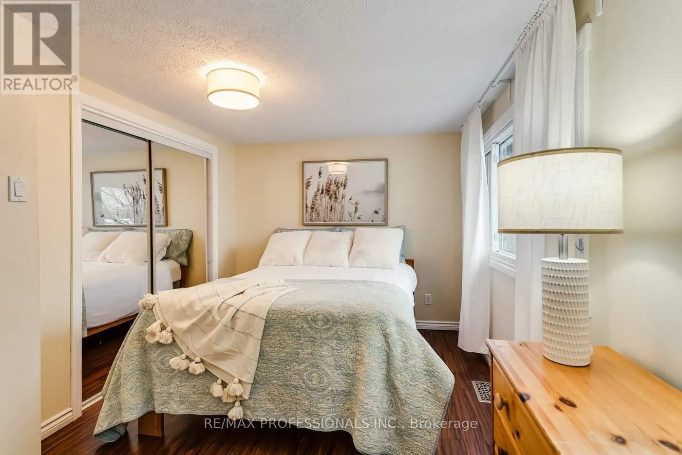22 LAWRENCE STREET N
