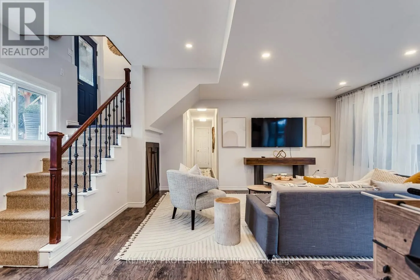 22 LAWRENCE STREET N
