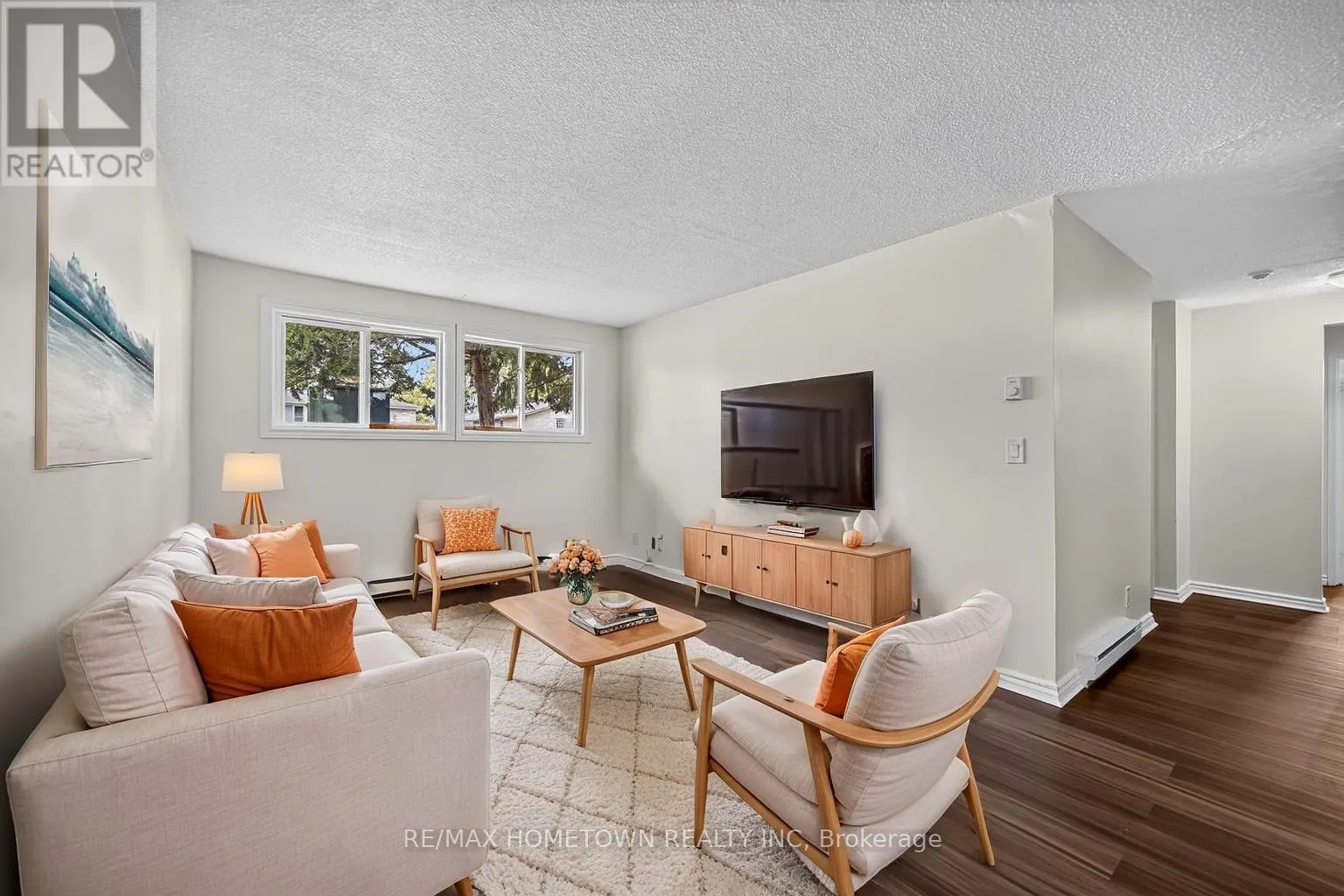 1 - 819 MACODRUM DRIVE