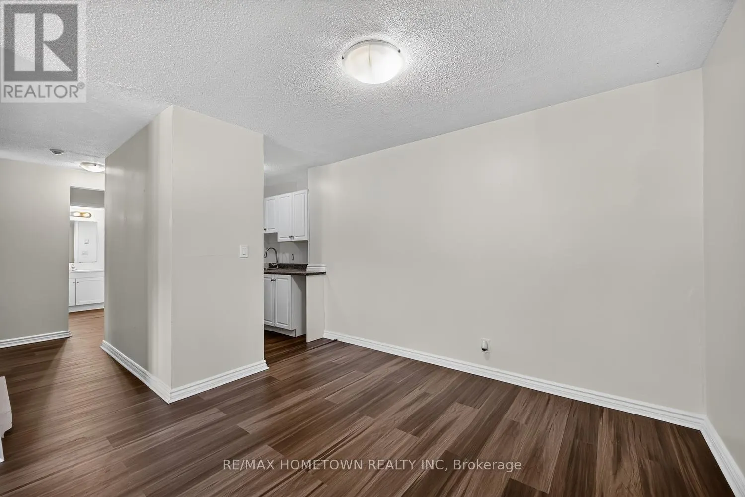 1 - 819 MACODRUM DRIVE
