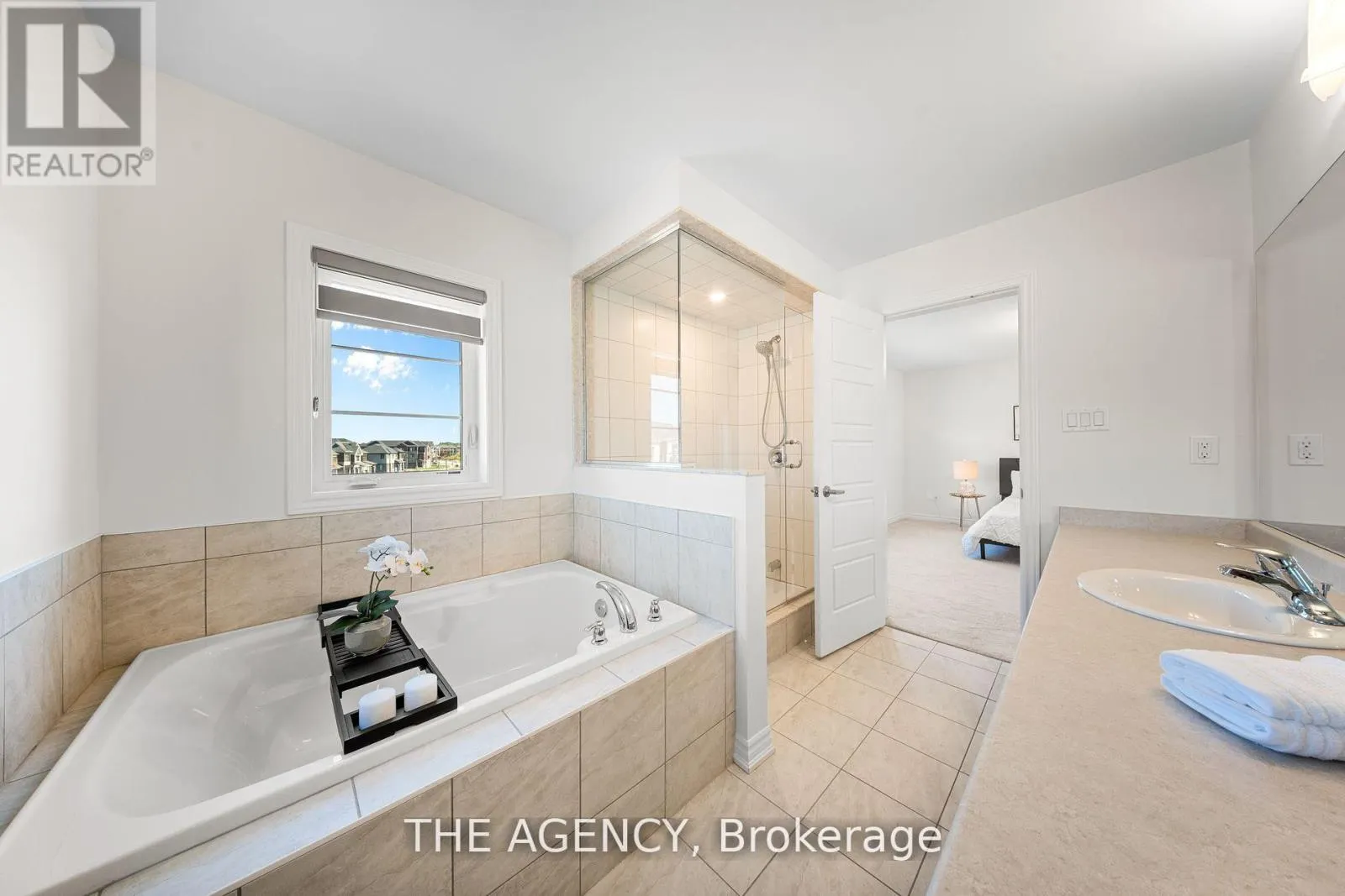 1 BEE CRESCENT