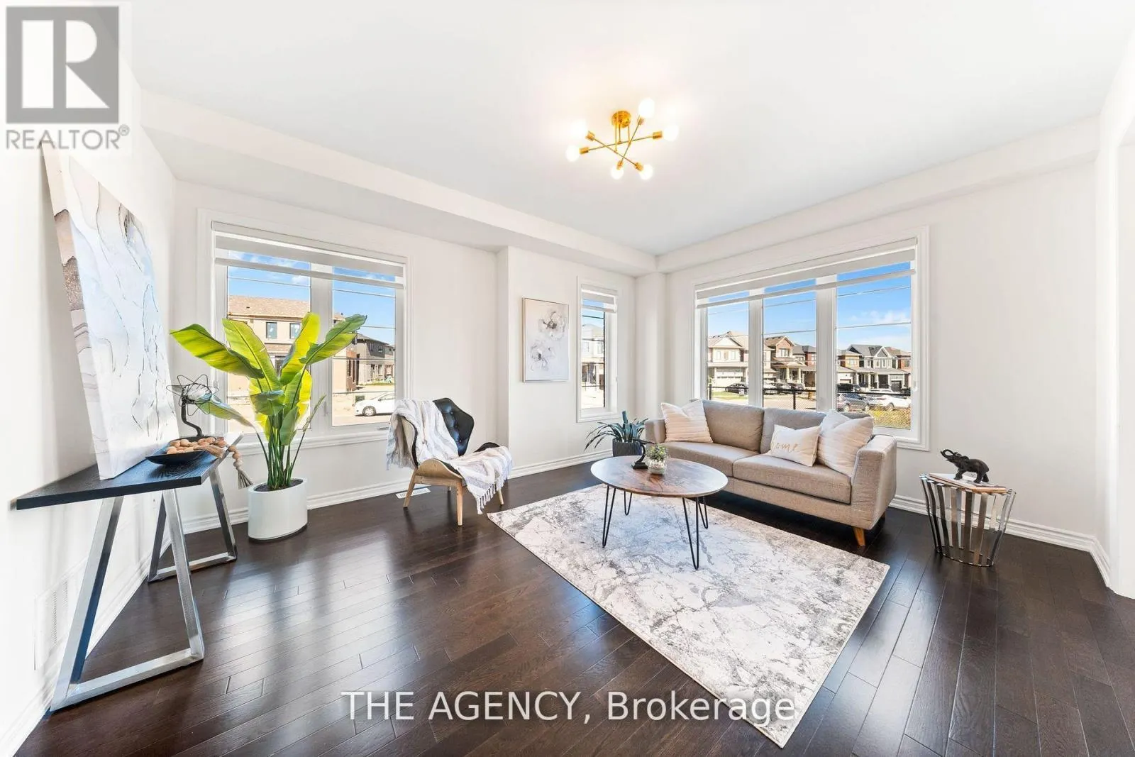 1 BEE CRESCENT
