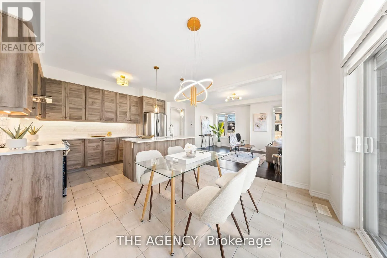 1 BEE CRESCENT