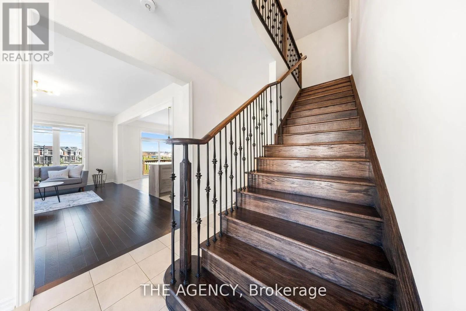 1 BEE CRESCENT