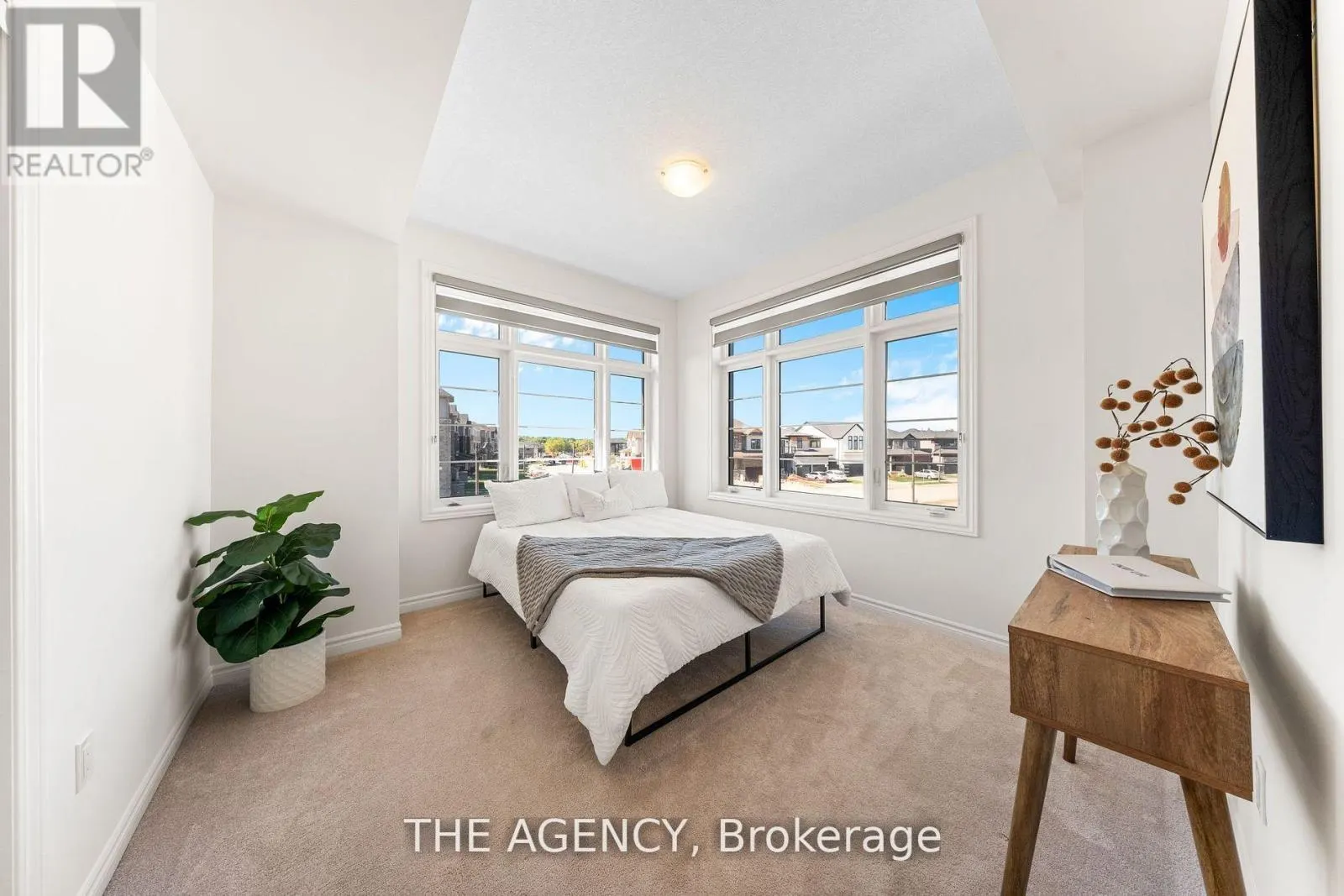 1 BEE CRESCENT