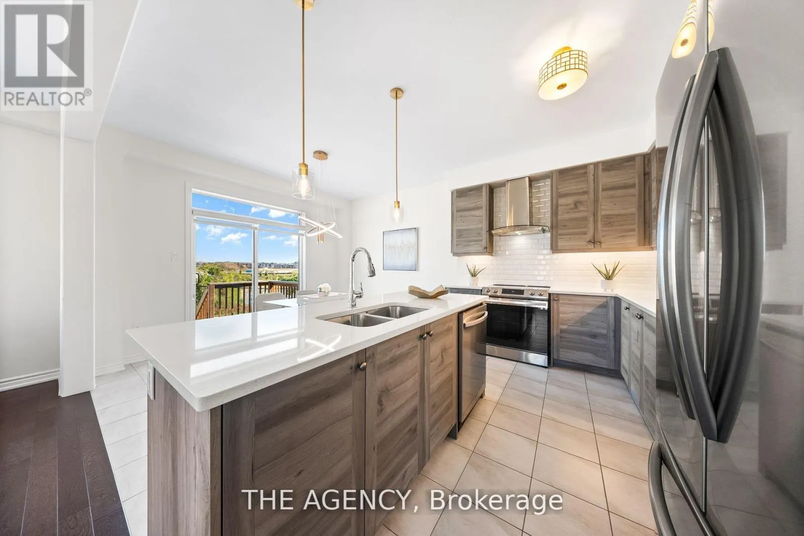 1 BEE CRESCENT