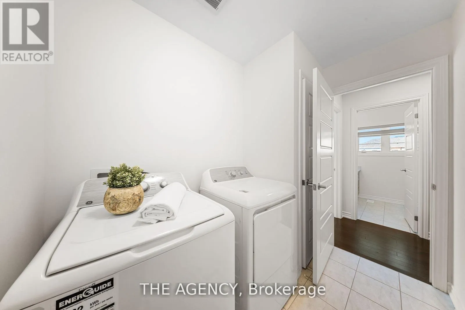 1 BEE CRESCENT