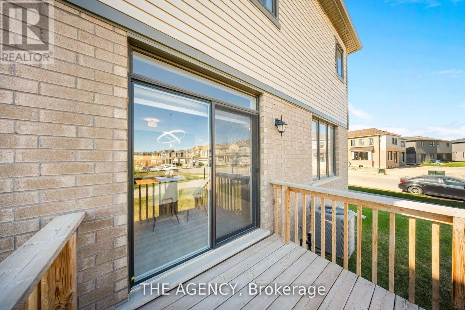 1 BEE CRESCENT