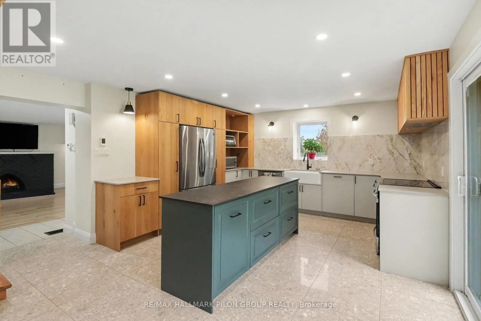 877 ST FELIX ROAD