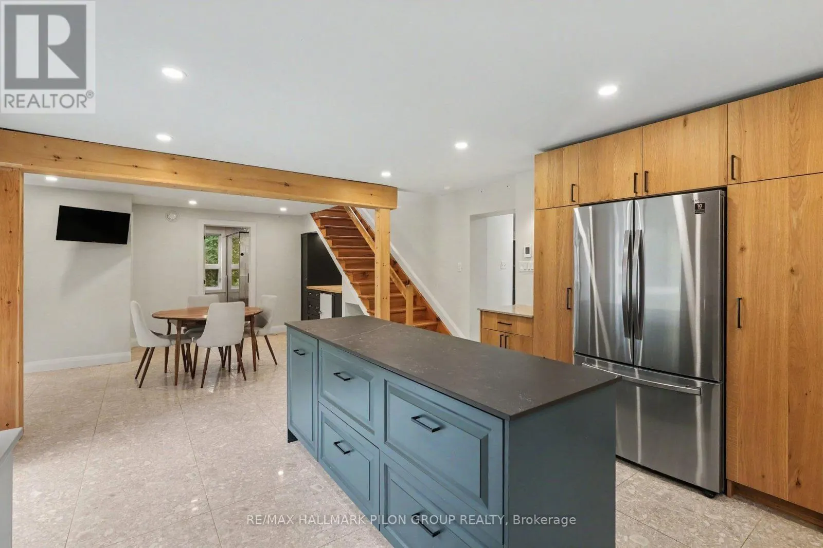 877 ST FELIX ROAD