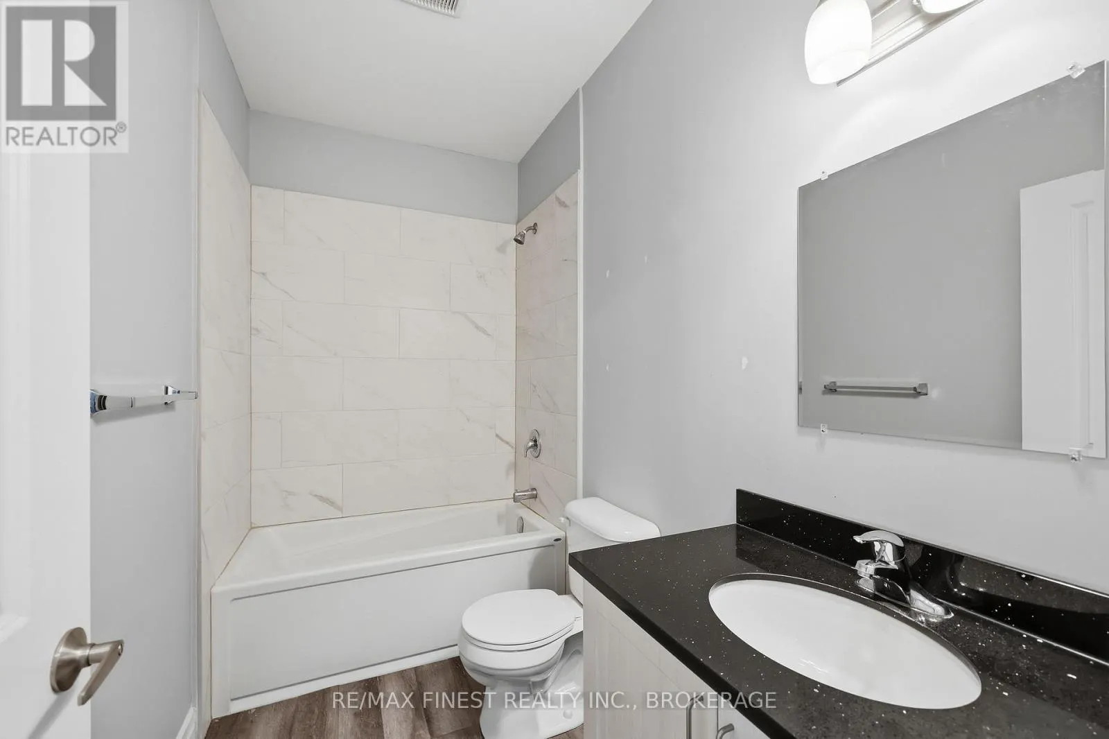 308 - 501 FRONTENAC STREET #308