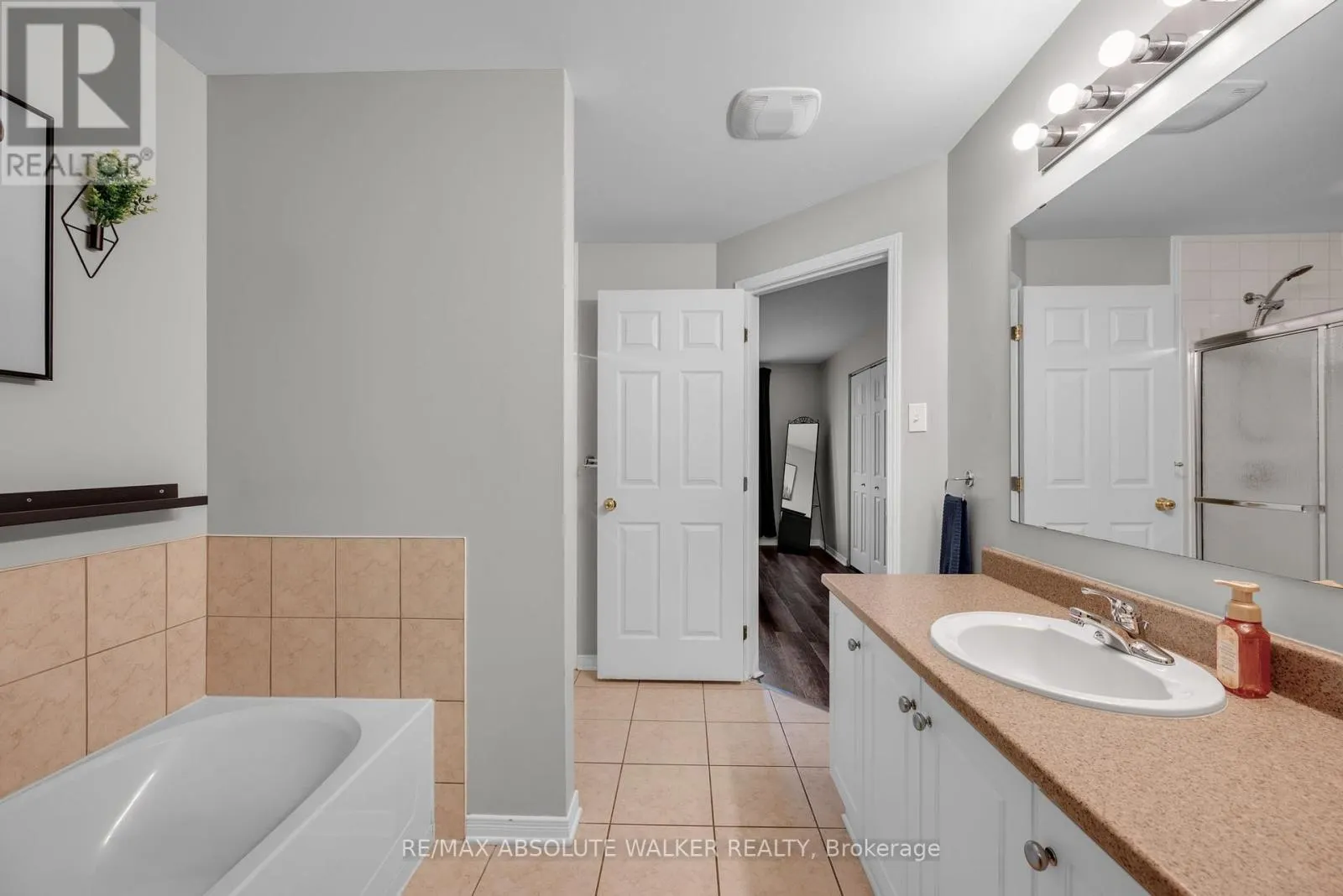 7 - 50 BRIARGATE PRIVATE