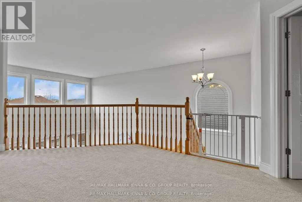 281 TOPAZE CRESCENT
