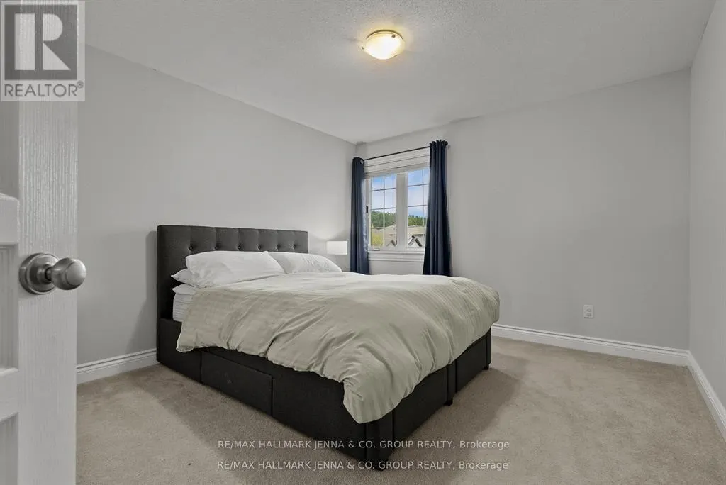 281 TOPAZE CRESCENT