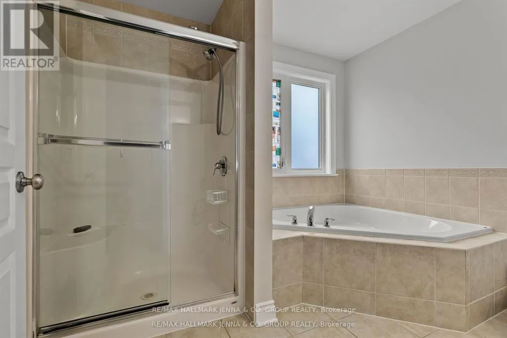 281 TOPAZE CRESCENT