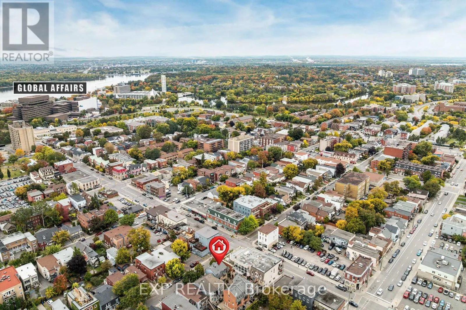 UNIT 1 LEVEL 1 - 122 GUIGUES AVENUE W