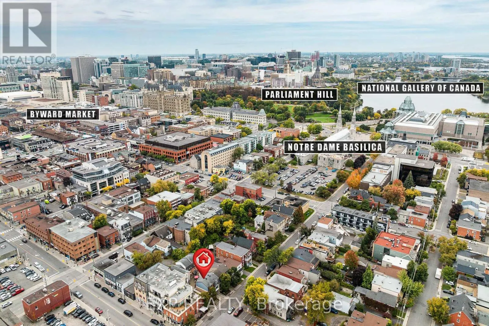 UNIT 1 LEVEL 1 - 122 GUIGUES AVENUE W