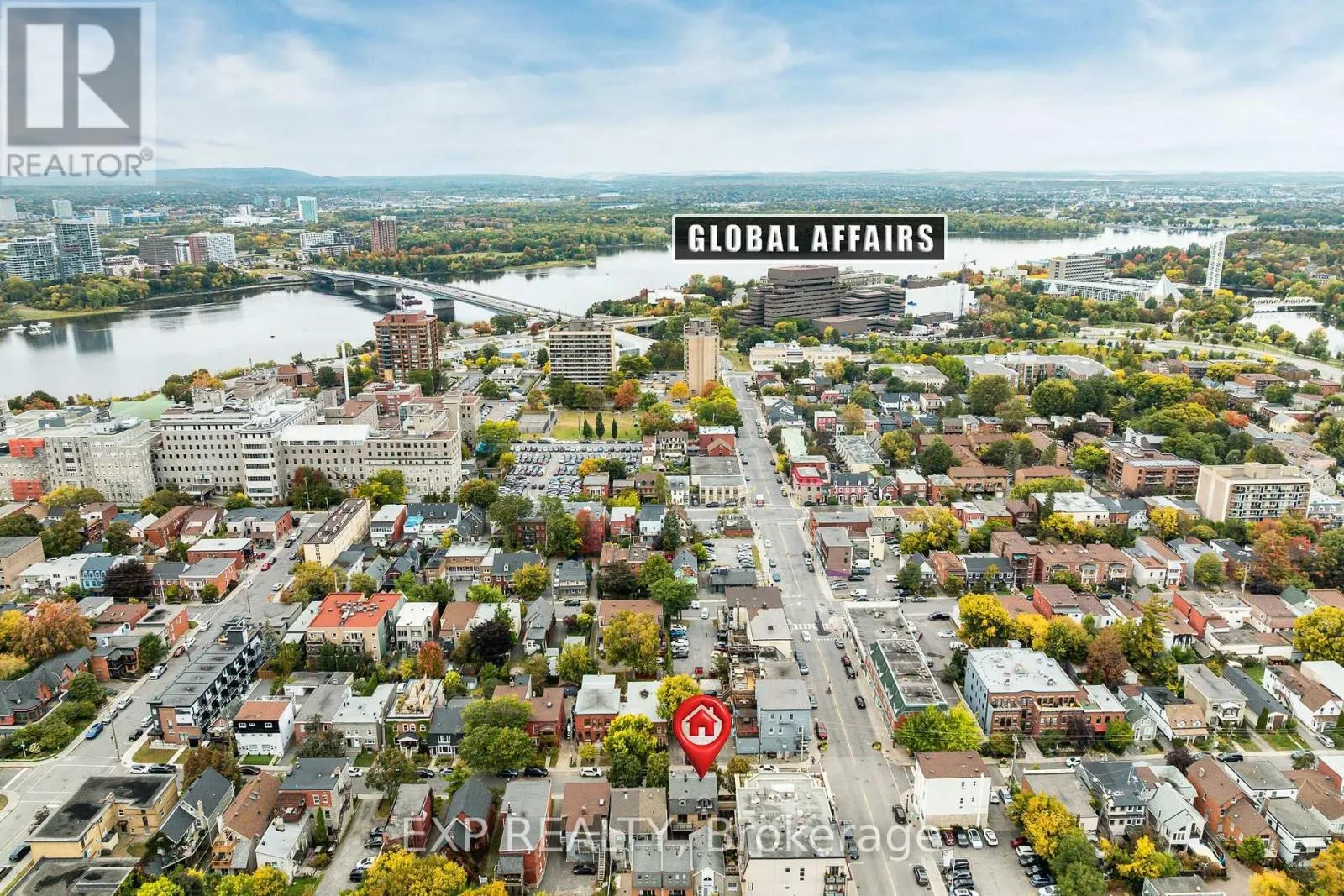 UNIT 1 LEVEL 1 - 122 GUIGUES AVENUE W