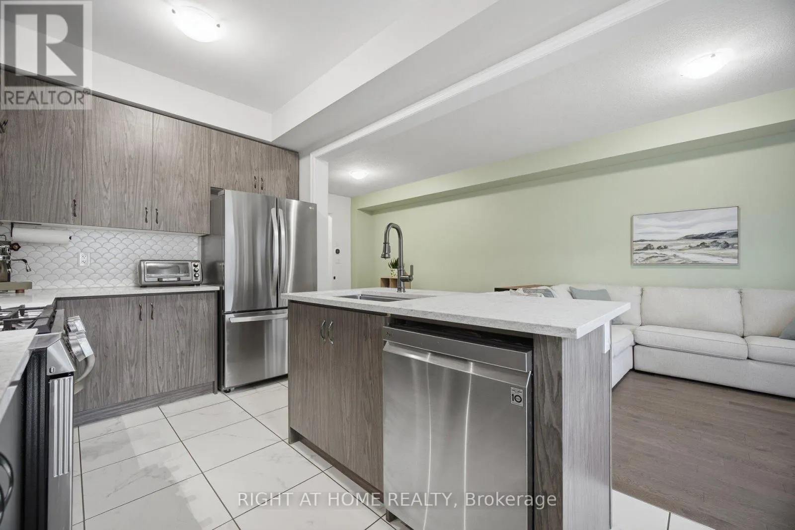 79 - 166 DEERPATH DRIVE