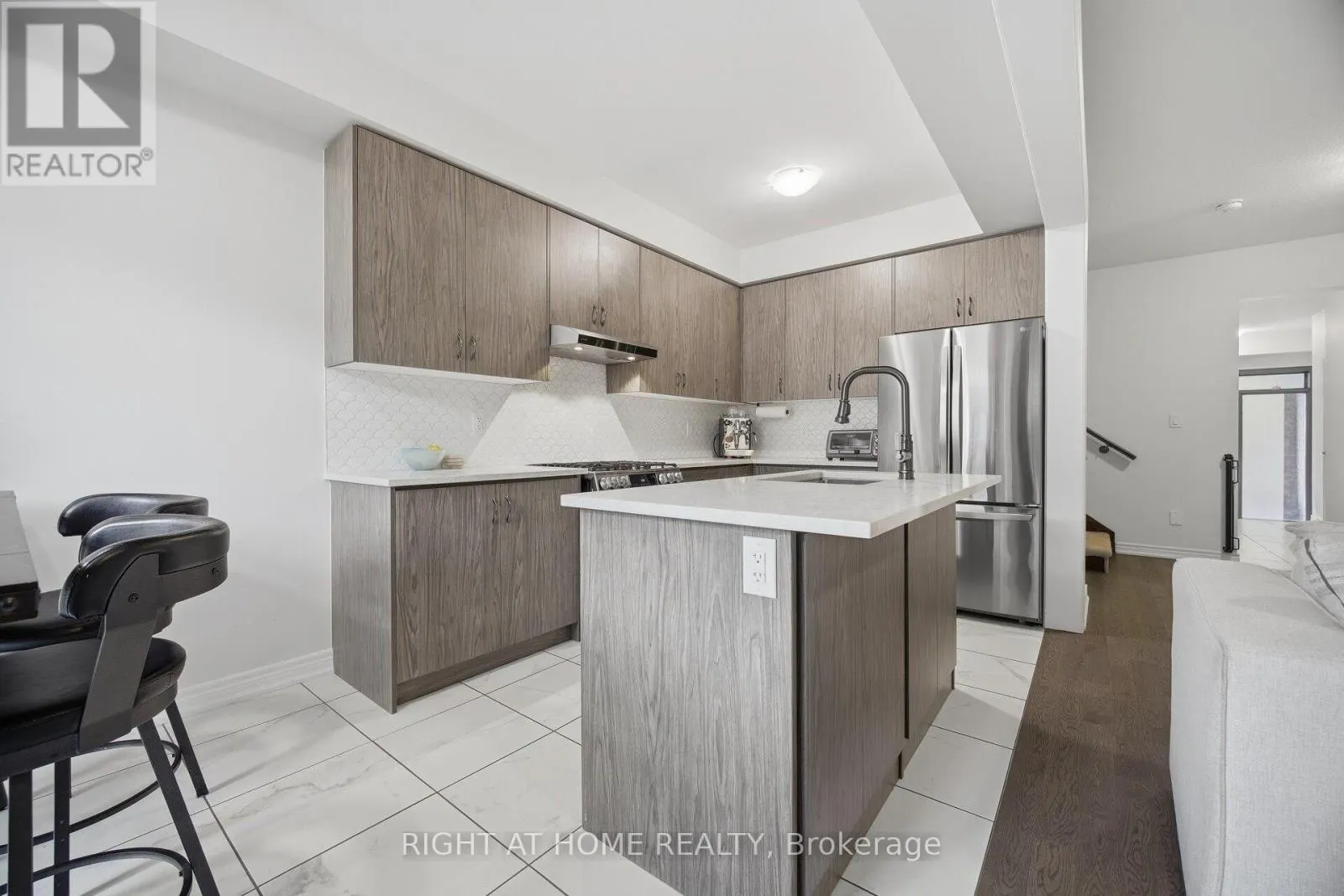79 - 166 DEERPATH DRIVE