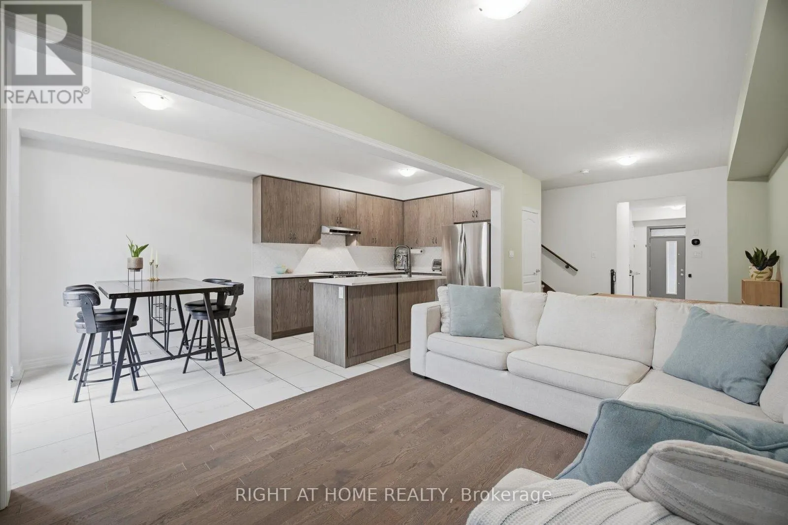 79 - 166 DEERPATH DRIVE