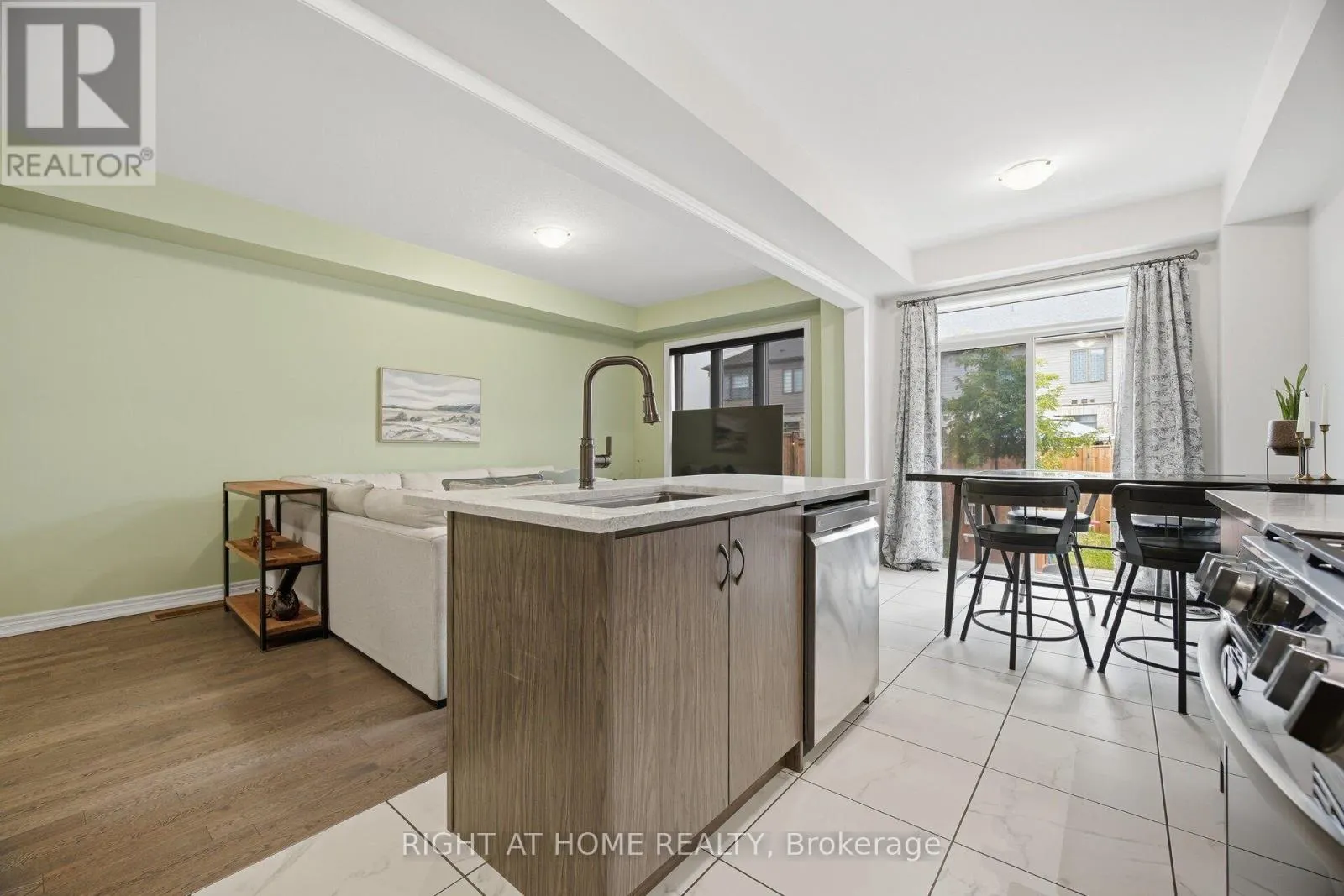79 - 166 DEERPATH DRIVE
