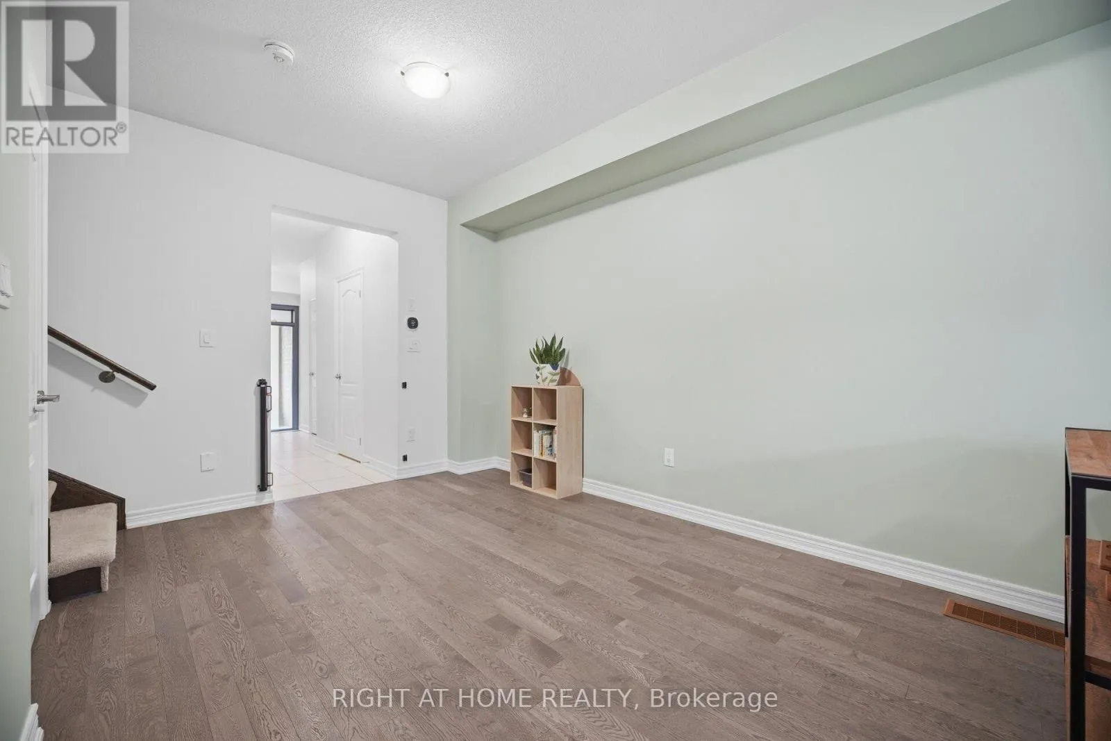 79 - 166 DEERPATH DRIVE