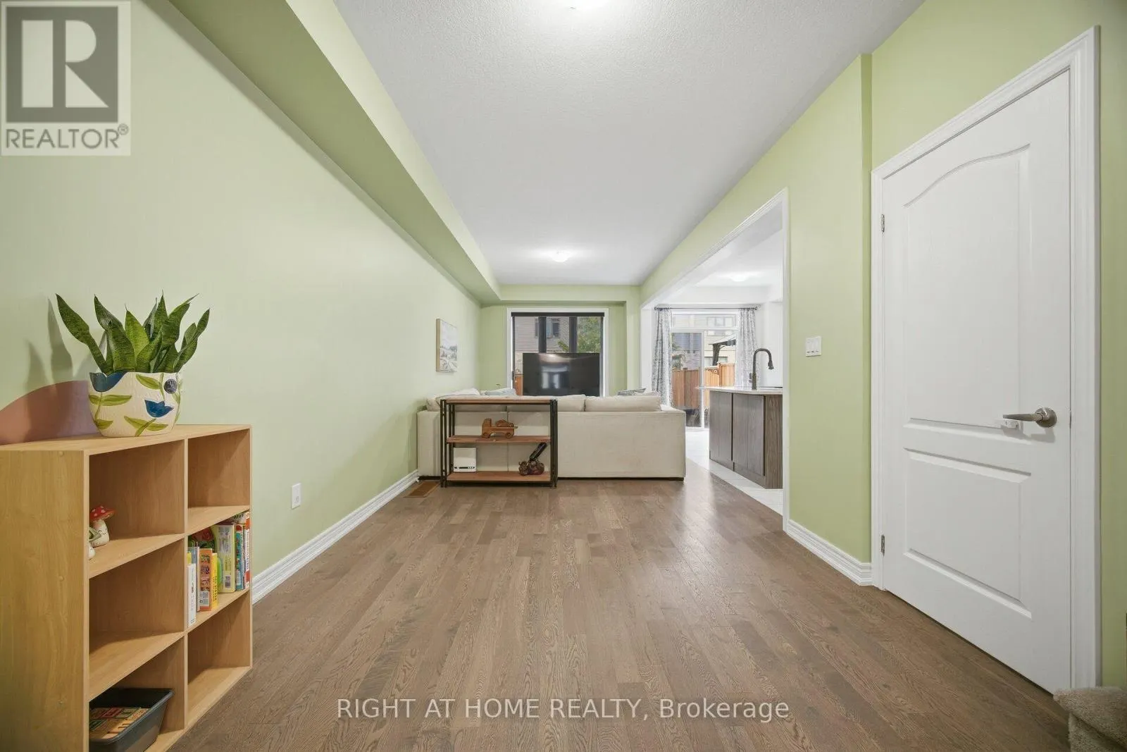 79 - 166 DEERPATH DRIVE