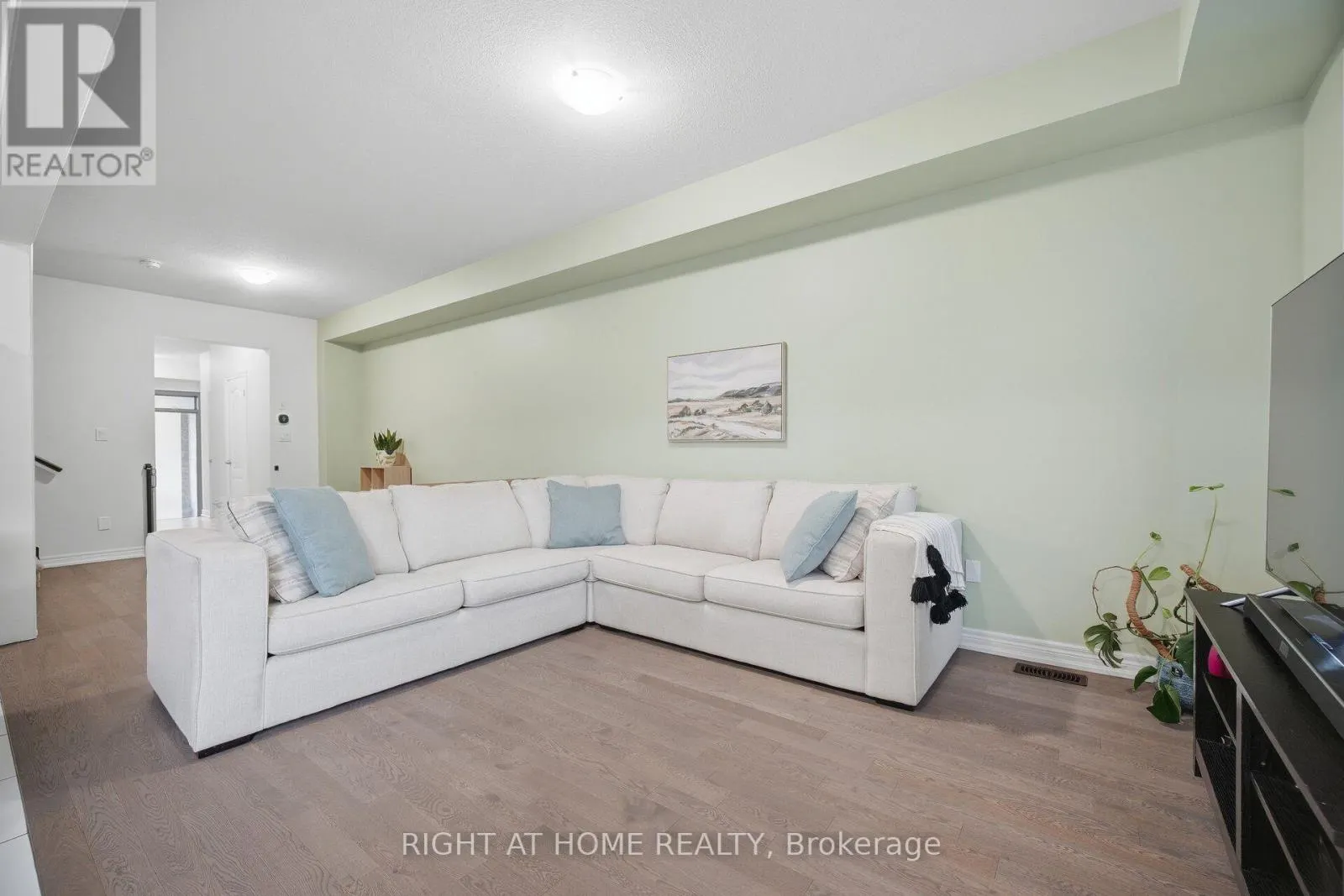 79 - 166 DEERPATH DRIVE