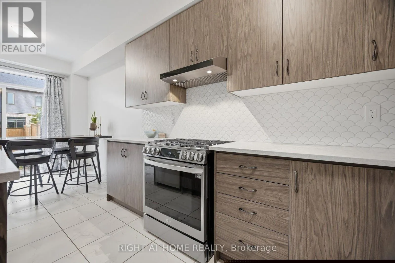 79 - 166 DEERPATH DRIVE