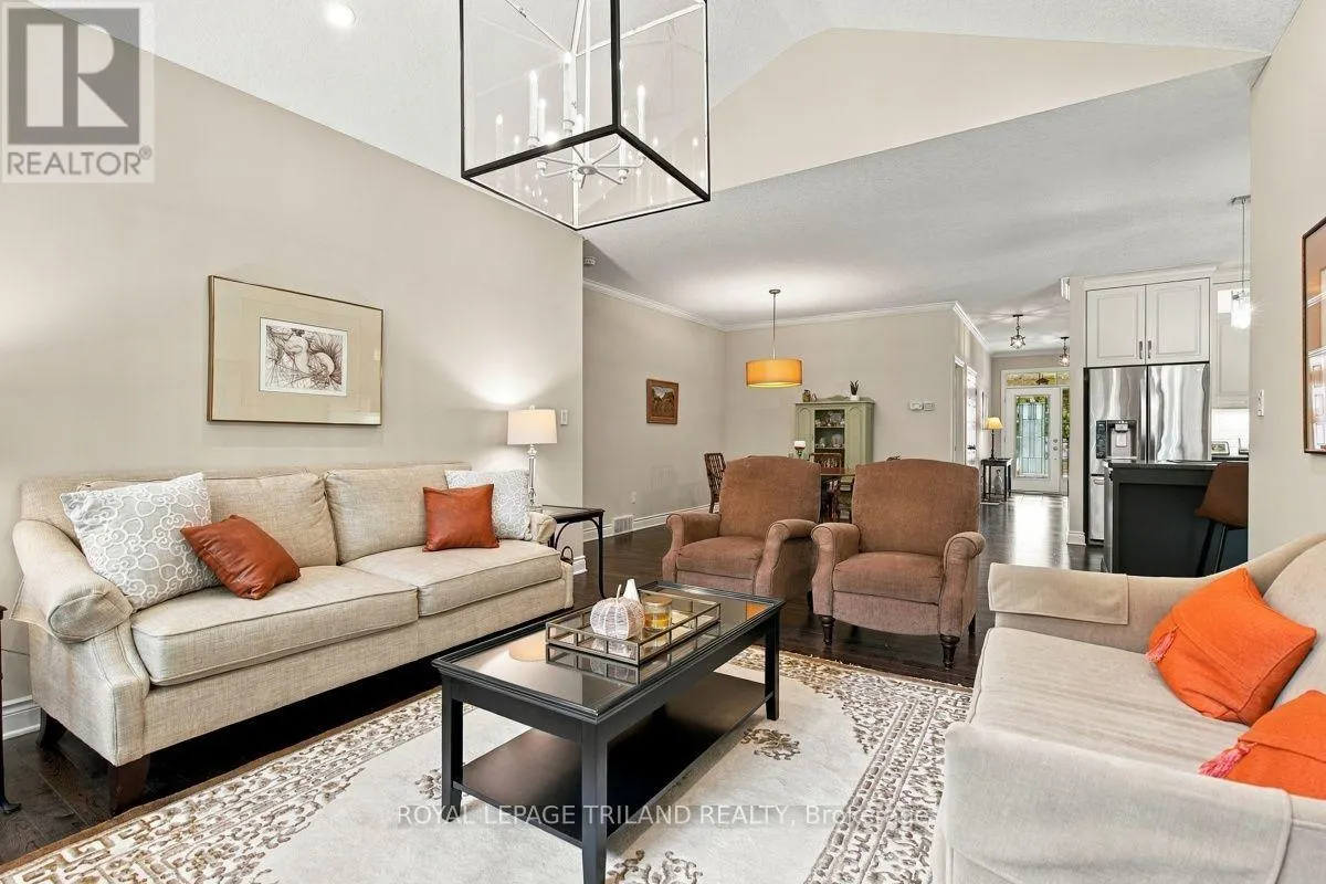 43 HICKORY LANE