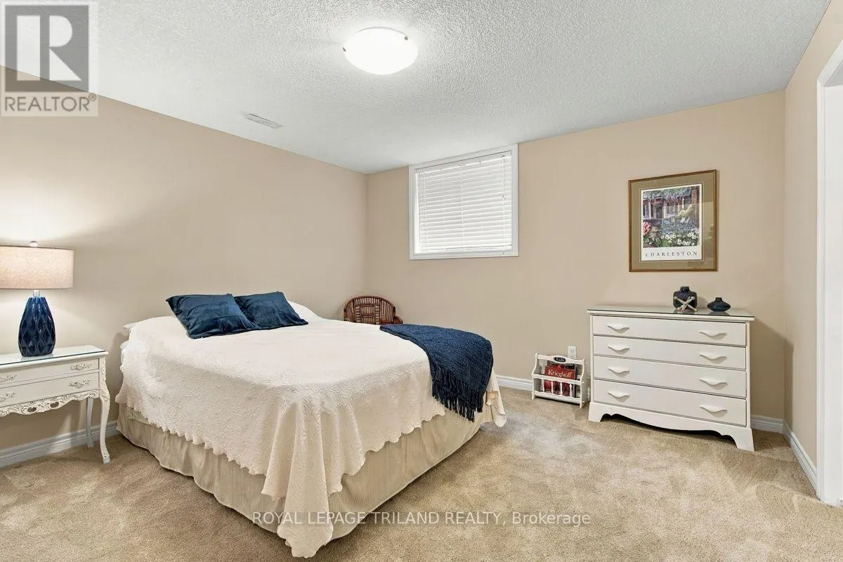 43 HICKORY LANE