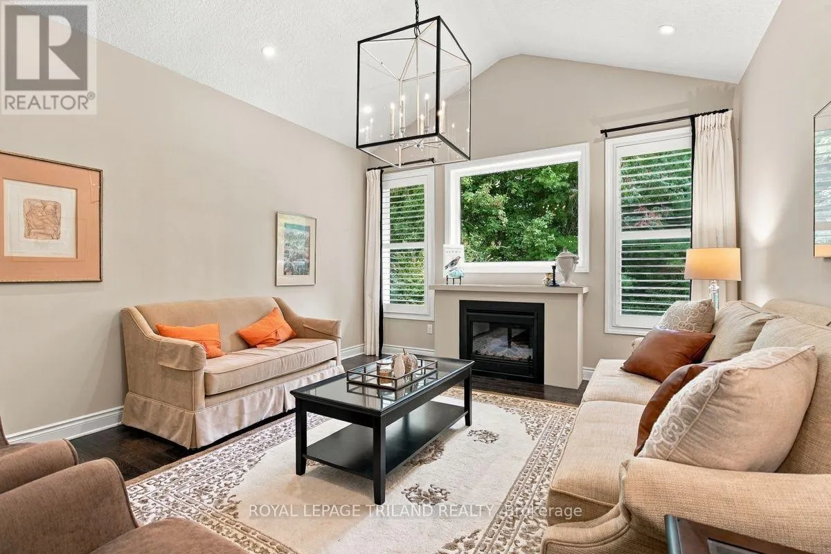 43 HICKORY LANE