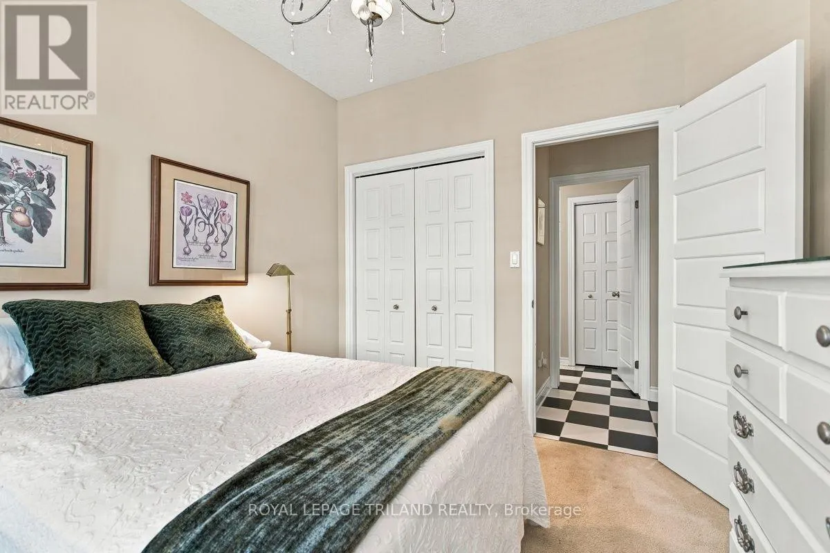 43 HICKORY LANE
