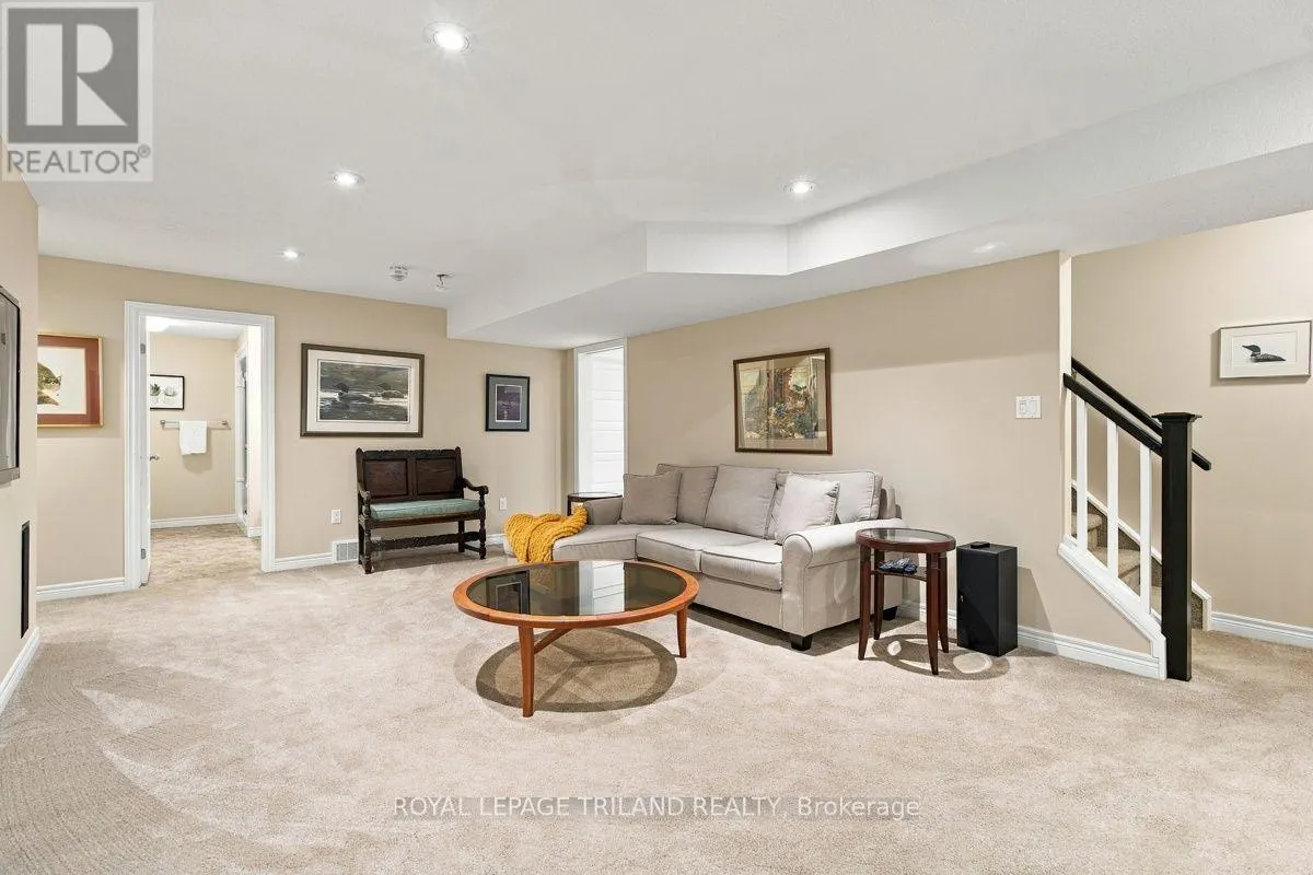 43 HICKORY LANE